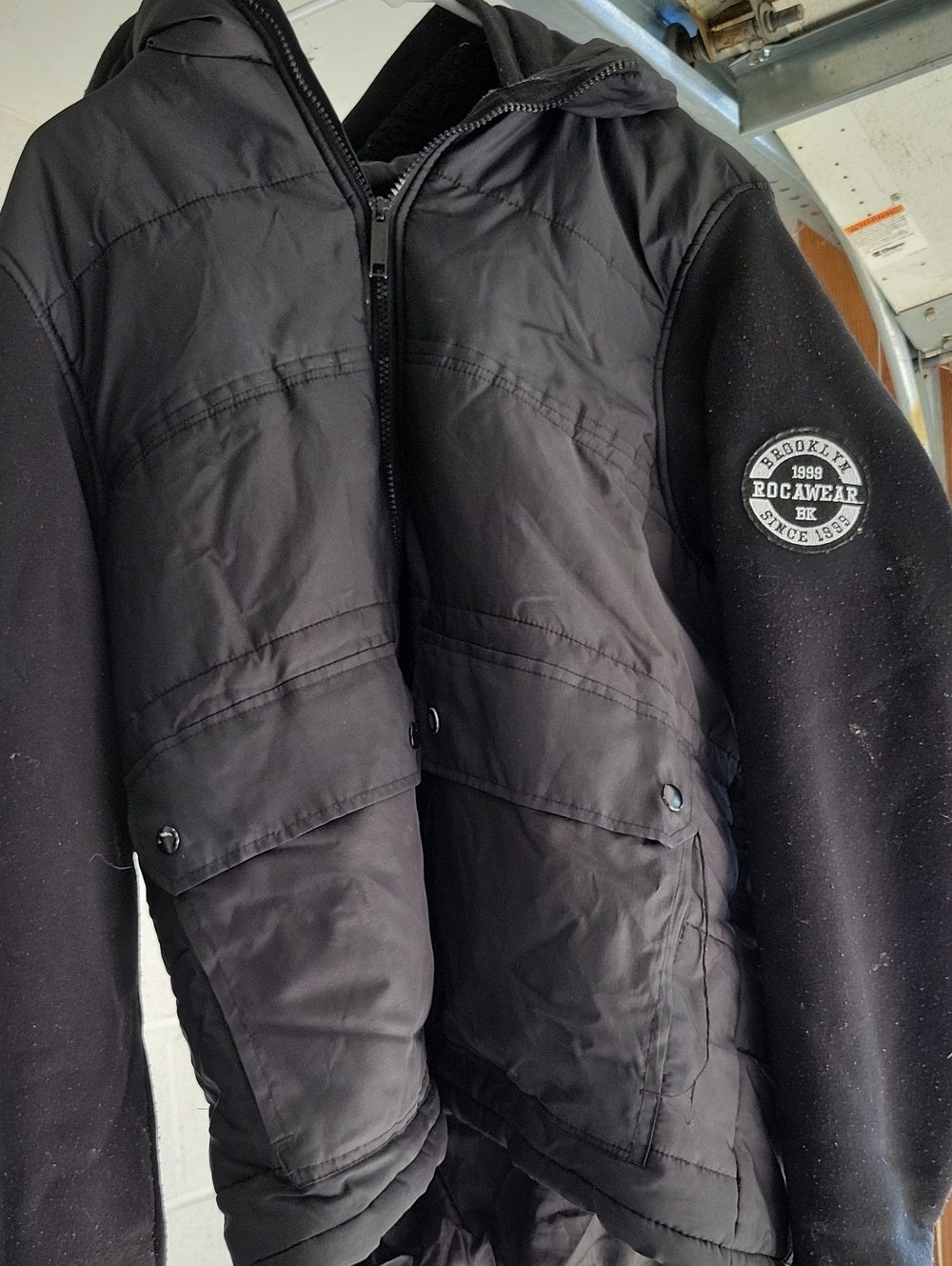 Rocawear Black Quilted Hooded Puffer Jacket Needs A Lint Eater For Sleeves